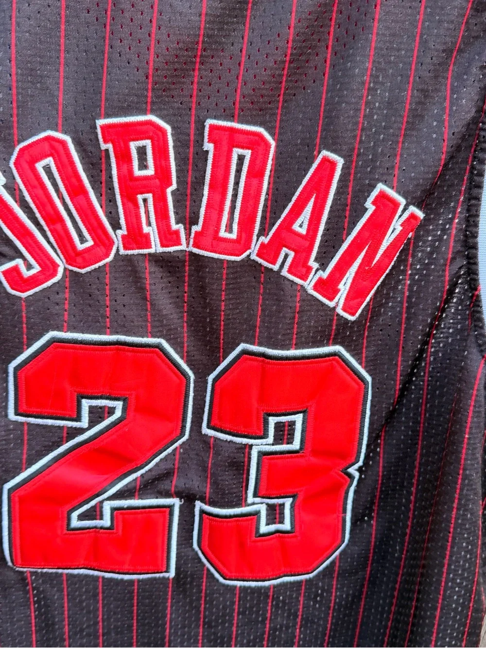 VINTAGE AUTHENTIC Nike Black and Red Chicago Bulls #23 Basketball Jersey Size L